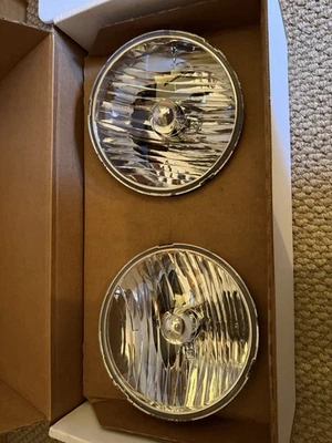 Jeep JK Wrangler OEM Stock Halogen Headlight Housings Pair L/R 2007-2018 001697 - Image 1 of 3