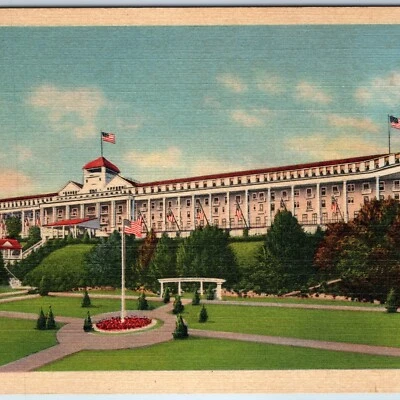 1935 Mackinac Island, Mich. World's Largest Summer Grand Hotel Beautiful PC A220 - Image 1 of 3
