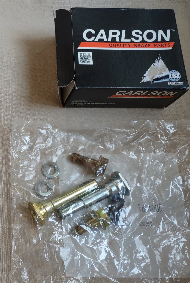 Kit de pasador guía de pinza de freno delantera Carlson para Nissan Versa 2007-2012, NUEVO sellado Foto 1 de 4