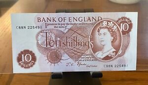 England  10 Shillings P-373 1966  QE II UNC
