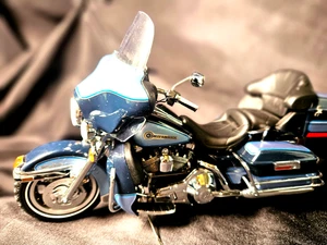 Franklin Mint Harley-Davidson Ultra Classic Peace Officer 1:10 Scale Inv. #4744 - Picture 1 of 9