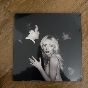 Sabrina Carpenter Man's Best Friend D2C Alt Cover Vinyl Signed Insert SHIPS NOW - Picture 1 of 1