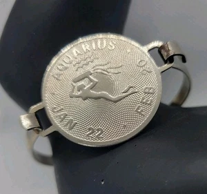Silver Tone Aquarius Zodiac Bracelet Sign Coin Jan 22 February 20 Jewelry - Picture 1 of 8