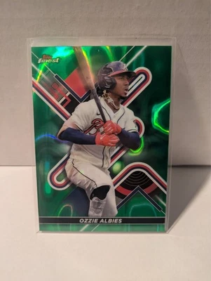 2022 Topps Finest - Ozzie Albies #32 Green Refractor /99 - Image 1 of 2