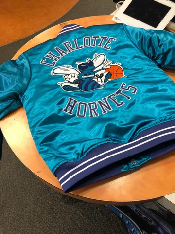 CHARLOTTE HORNETS  NBA Satin JACKET  MITCHEL & NESS  BOY/YOUTH TEAL VINTAGE LOGO Cover