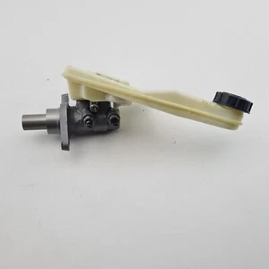 Ford Focus LW Brake Master Cylinder 05/11-08/15 - Picture 1 of 9