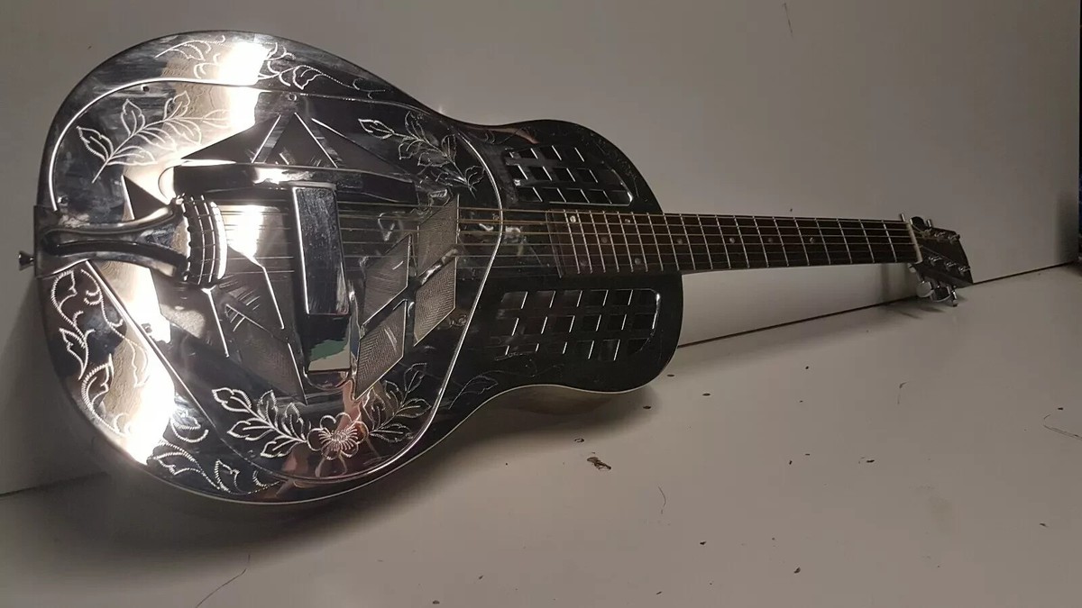 buzzbuzz…johnson リゾネーターマンドリン Johnson Metal Body Resonator Mandolin | Musician's Friend