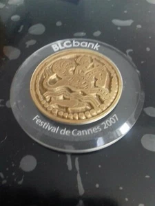 PRESSE PAPIER PLEXIGLAS ET MÉDAILLE ? BLC BANK FESTIVAL DE CANNES 2007 TRES RARE - Picture 1 of 5