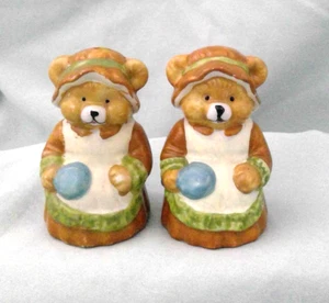 Salt and Pepper Shakers Bears Brown Girls Chefs Apron Bonnet Skillet Ceramic - Picture 1 of 8