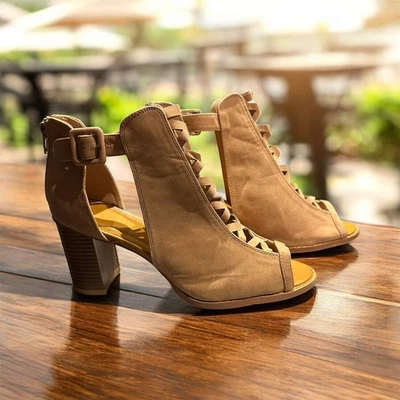 Совершенно желтовато-коричневые замшевые ботильоны с вырезом с открытым носком — размер 9 - Изображение 1 из 3