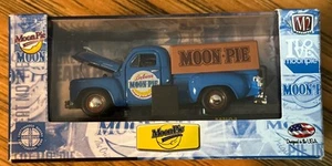 M2 MACHINES MOON PIE 1949 STUDEBAKER 2R TRUCK CHASE 1/500 - Picture 1 of 4