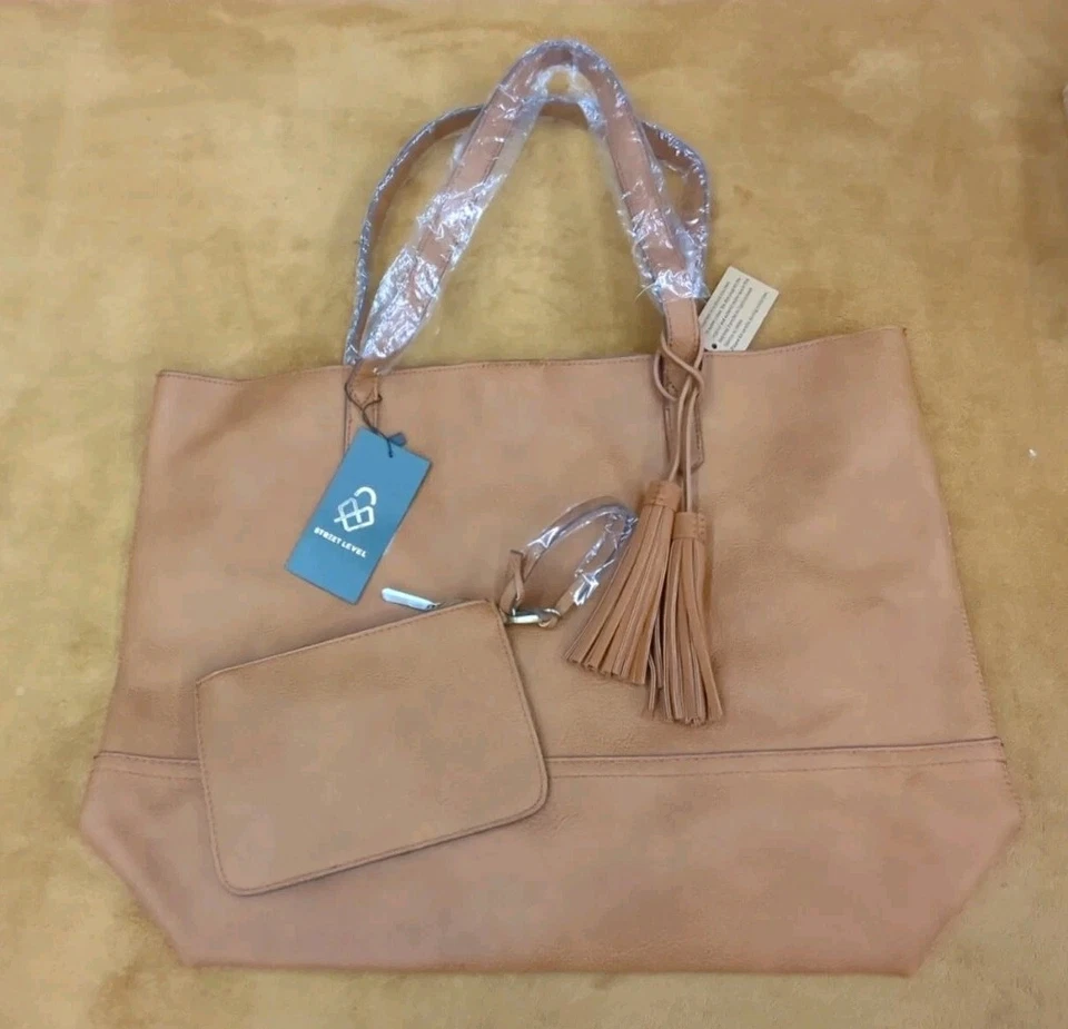 Bolso de Mano Street Level Grande Imitación Cuero con Muñequera a Juego Marrón con Borlas Foto 1 de 1