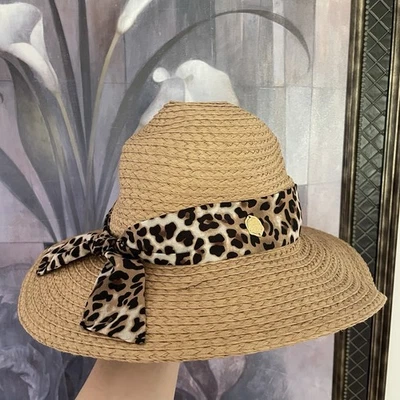 Sombrero de playa de paja de papel con cinta de guepardo Vince Camuto para mujer  Foto 1 de 4