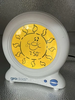 Tommee Tippee Groclock Entrenador de Sueño para Niños y Luz Nocturna para Niños 2+ Foto 1 de 4