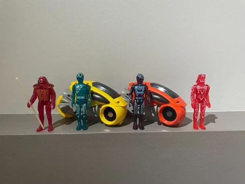 VINTAGE 1981 TOMY TRON LOT~100% TRON SARK FLYNN WARRIOR + LIGHT CYCLES & CORDS! Cover