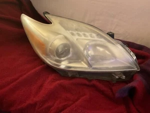 2010-2011 Toyota Prius Headlight Assembly RH Passenger Side Genuine OEM Used - Picture 1 of 5