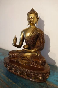 Sehr feine Shakyamuni Buddha Statue aus Tibet mit goldenem Körper, 3,4 Kg - Bild 1 von 5