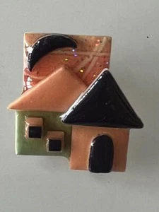 UNIQUE VINTAGE 'PINS BY LUCINDA'  HOUSE. MADE IN MAINE USA - Bild 1 von 3