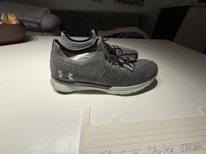 Under Armour Herren Sneaker. Gr.43.Grau . Neuwertig. - Bild 1 von 9