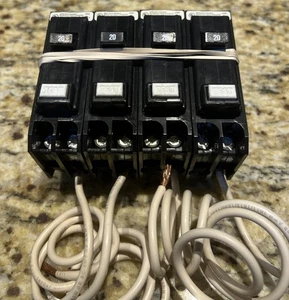 (4)- CUTLER HAMMER QUICKLAG 20A 1 POLE CIRCUIT BREAKER QBGF1020 - Picture 1 of 3