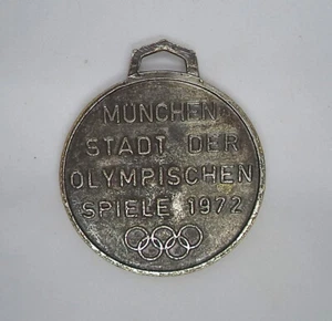 Olympic Game Munchen 1972 Olympiastadt. KeyHolder / KeyChain - Picture 1 of 2