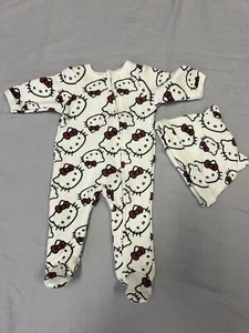 Hello Kitty Sanrio Romper Baby Girls Footie Pajama & Beanie Set NWOT newborn sz - Imagen 1 de 2