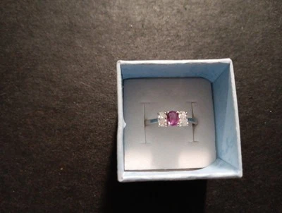 geniune Purple  Sapphire ring  1.00ctw sz7 Rhodium Plated 925ss & Moissanites - Image 1 of 4