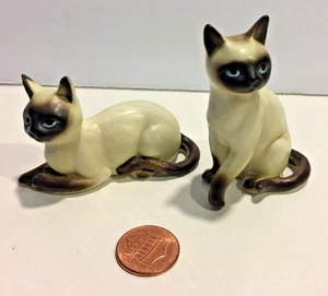 Lotto 2 statuine gatto siamese gattini porcellana ceramica giapponese vintage 3" - Foto 1 di 4