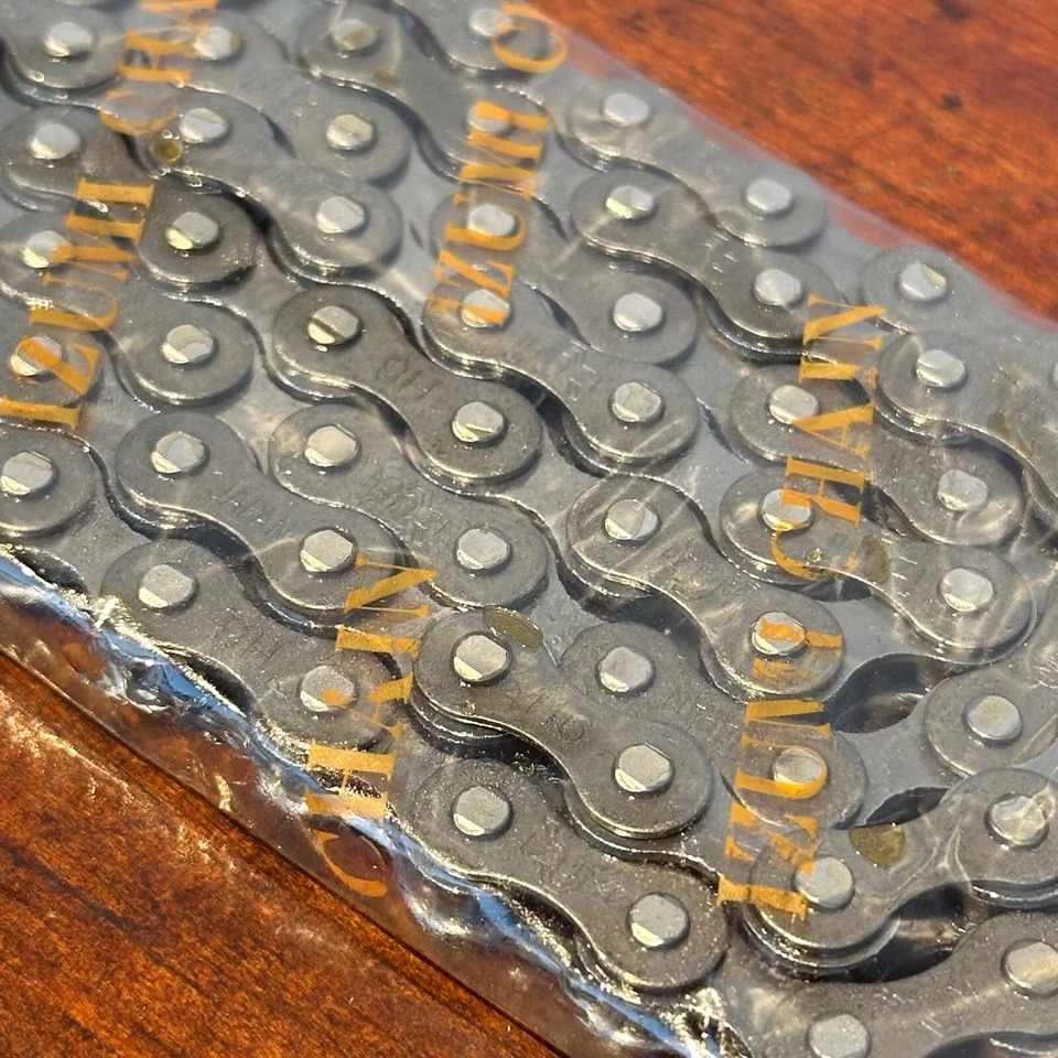 Cadena de bicicleta de pista Izumi KAI súper dura - gris/plateada - estándar 1/8" NJS Foto 1 de 4