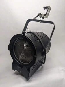 ALTMAN LIGHTING 75Q 8” Fresnel 1000W Long-Throw Stage Light Fixture {whse2.27c} - Picture 1 of 8