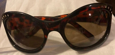 Gafas de sol tortuga envolventes ovaladas de diseñador usadas en excelente estado hechas con elementos de Swarovski Foto 1 de 4