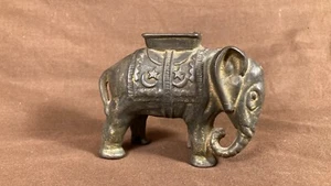 Vintage / Antique Cast Iron Circus Elephant Coin Bank Animal - Picture 1 of 9