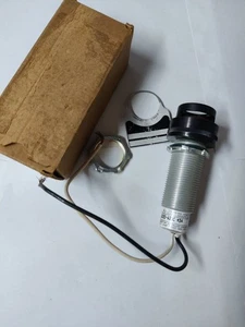 Killlark G0B3-A23C N34 Pilot Light Hubbell Electrical Amber LED 120V 3/4-14 NPSM - Bild 1 von 6