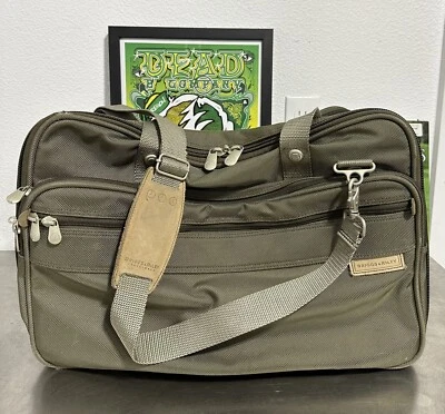 Briggs & Riley Bag 20"x12"x8” Bag Green Duffle Crossbody Multi Pocket Travel Bag - Image 1 of 4