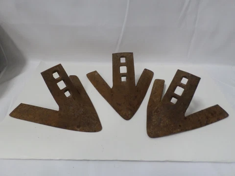 3 Vintage 9" Cultivator Plow Metal Arrow Head Point Sweep Tiller Blades Cover