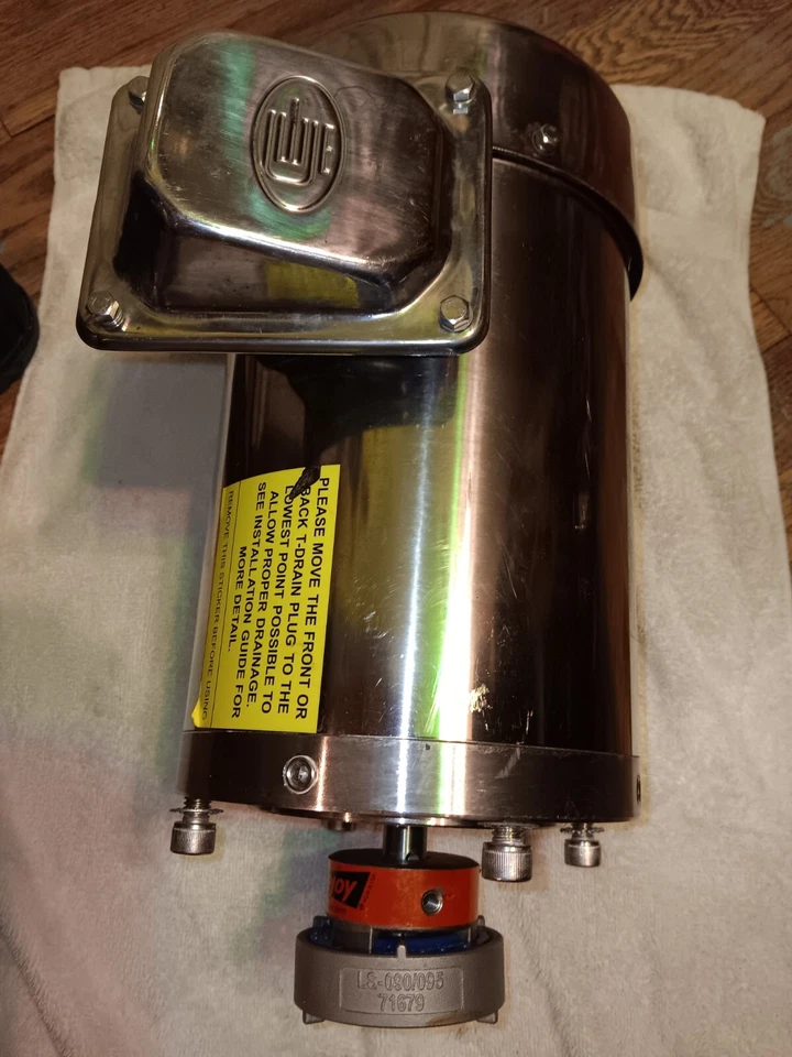 New Gator Stainless Steel AC Motor Inverter Rated 3/4 HP 3600RPM 56C TEFC Footed - Image 1 of 4