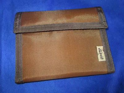VINTAGE NEW OLD STOCK 1980 LEVIS NYLON WALLET BIFOLD BROWN Secure Closing - Image 1 of 3