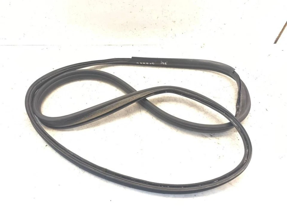 1999 Mercedes-Benz S320 W220 Rubber Gasket Trunk (Body) Petrol 165kW - Image 1 of 4