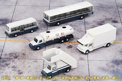 GeminiJets 1:200 Airport Service Vehicles - Image 1 of 4