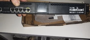 MikroTik - RB3011UiAS-RM - Gigabit Ethernet 10 porte CON POE - Foto 1 di 3