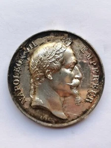 SECOND EMPIRE MÉDAILLE EN ARGENT NAPOLÉON III GRAVEUR BARRÉ 1869 POIDS 38,48g - Picture 1 of 3