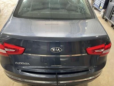 14-16 KIA CADENZA MALETERO TRASERO TAPA PUERTA LEVADIZA CON CÁMARA AZUL AHUMADO B3U Foto 1 de 4