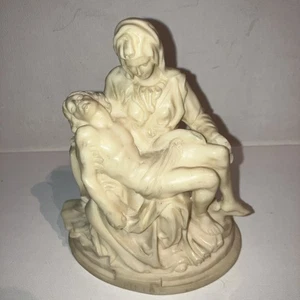 Escultura italiana de colección La Piedad de Miguel Ángel firmada por A. Santini - Imagen 1 de 8