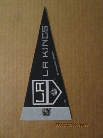 NHL Los Angeles Kings Vintage 2006 Rico/Tag Express Mini 4x9 Hockey Pennant Cover