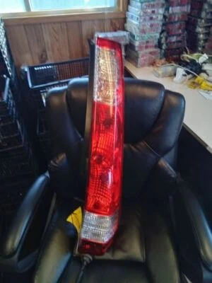 Luz trasera derecha pasajero construida en Japón para Honda CR-V 2005-2006  Foto 1 de 4