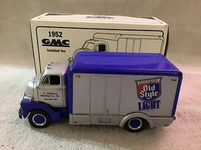 1995 First Gear 1952 GMC INSULATED VAN OLD STYLE LIGHT BEER 1/34 Diecast NIB - Image 1 of 4