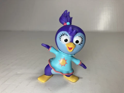 Disney Junior Muppet Babies Collectible Mini Figure Toy 3” Summer Penguin Girl Cover