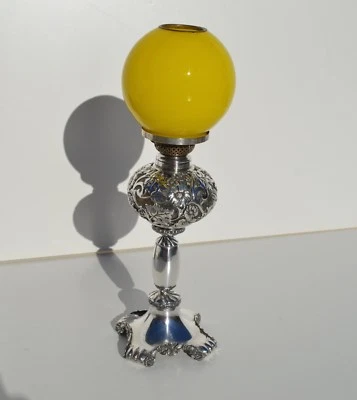 PRECIOSA LÁMPARA ANTIGUA VICTORIANA CHAPADA EN PLATA AL ÓLEO/QUEROSENO FLORES Foto 1 de 4