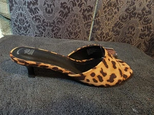 Wild Fable Damenschuhe Leopardenmuster niedriger Absatz Mavis offene Zehenpartie elegante Größe 6,5 - Bild 1 von 7