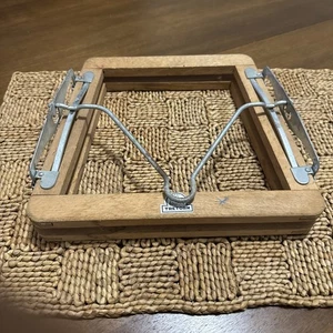 VINTAGE / ANTIQUE TRETORN WOODEN PRESS FOR TENNIS RACQUETS - Picture 1 of 6